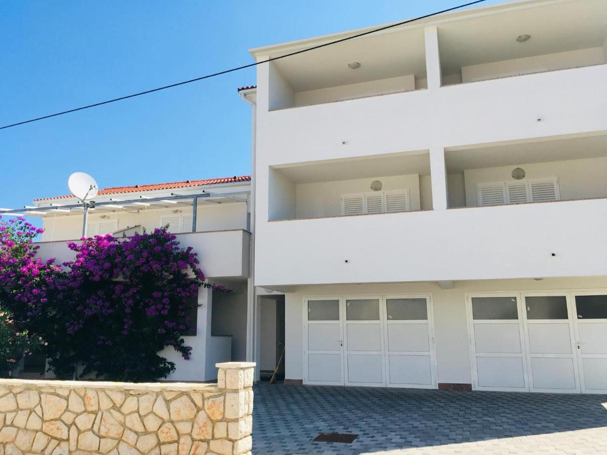 Novalja Apartments By Nena Extérieur photo