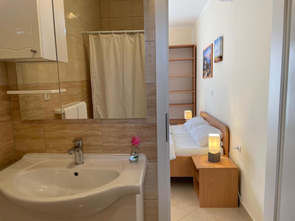 Novalja Apartments By Nena Extérieur photo