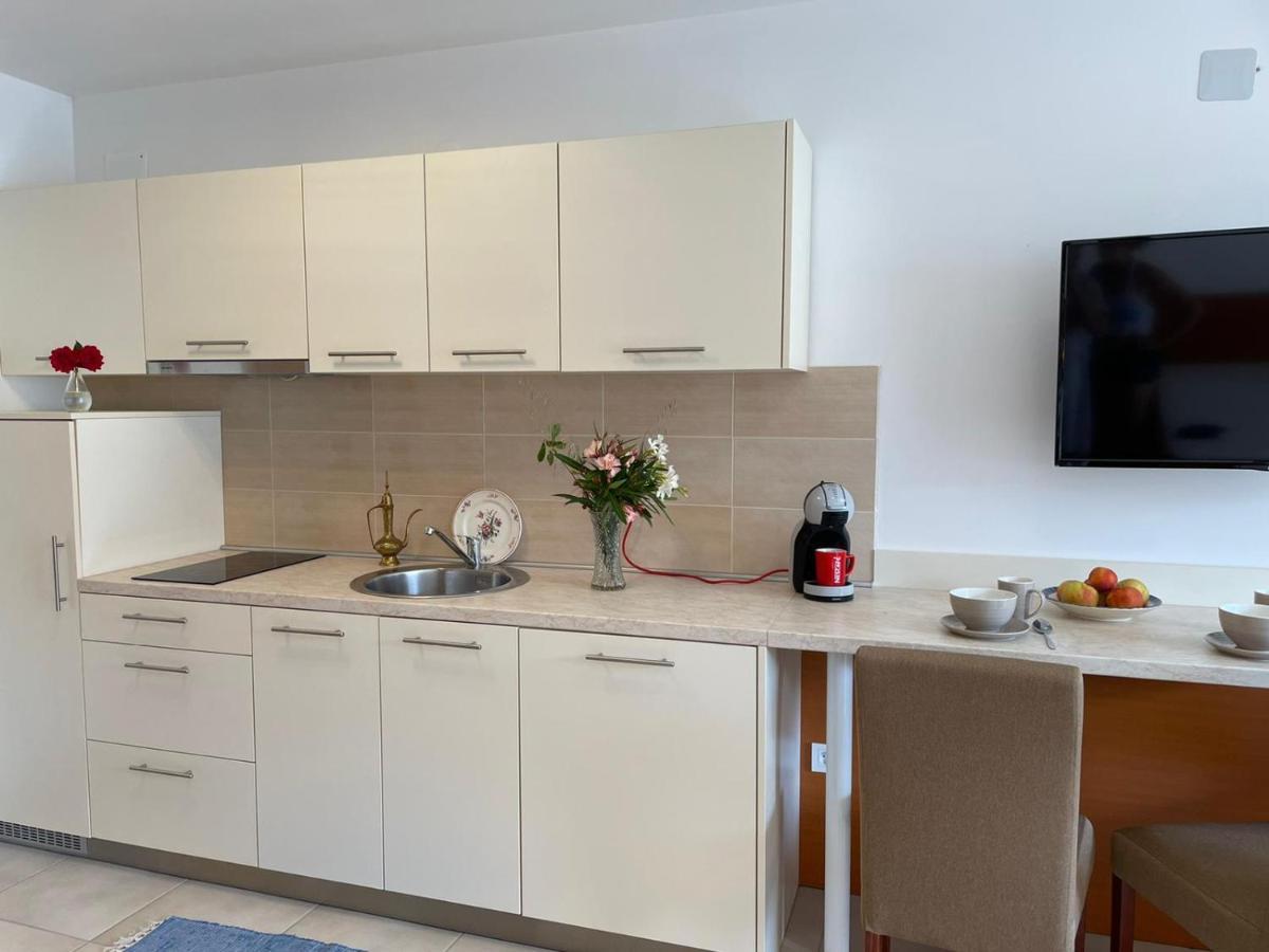 Novalja Apartments By Nena Extérieur photo