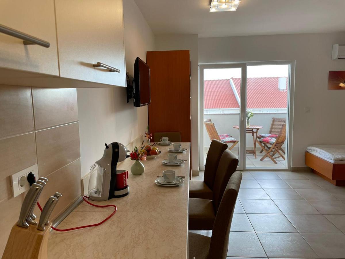 Novalja Apartments By Nena Extérieur photo