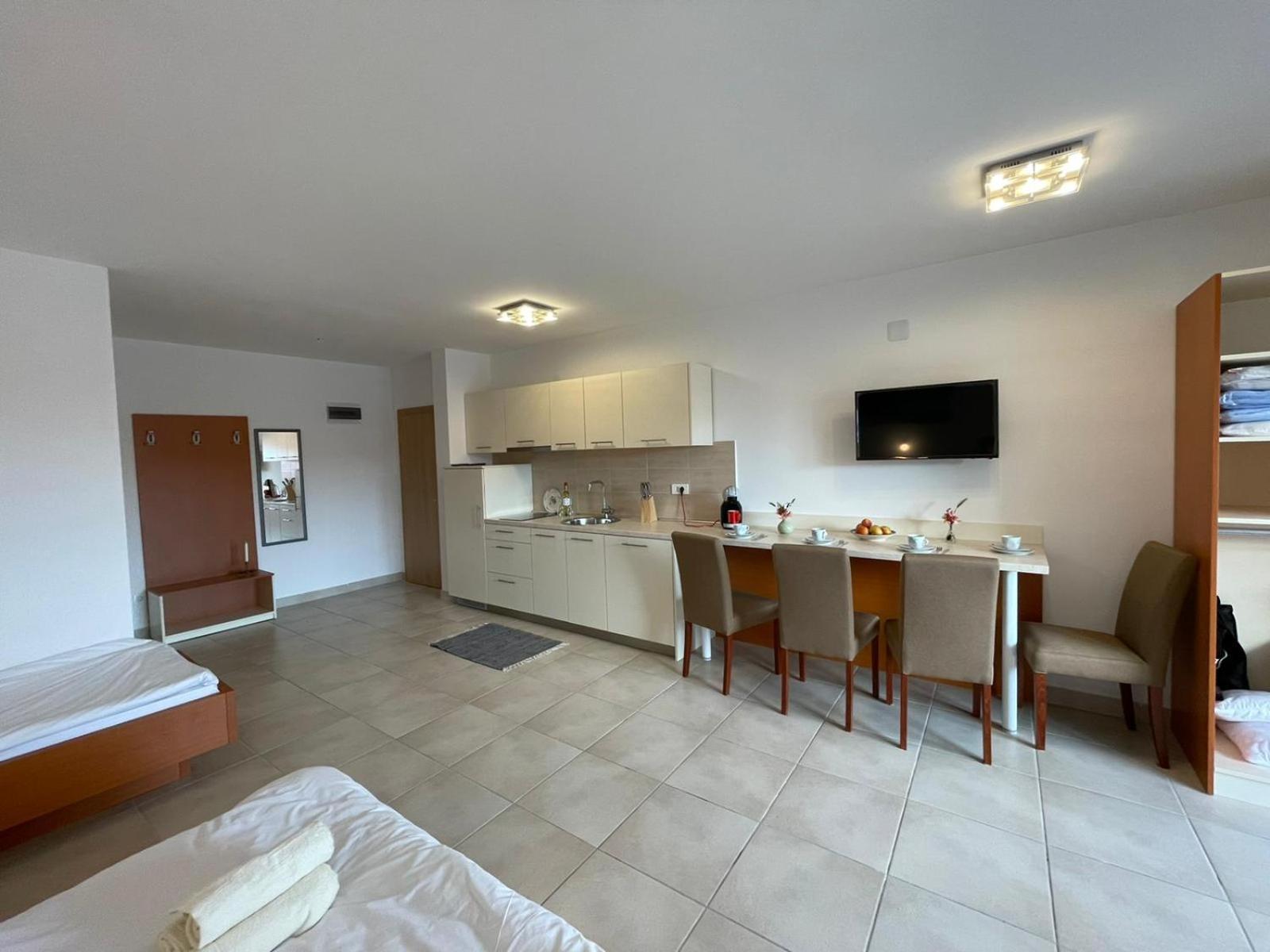 Novalja Apartments By Nena Extérieur photo